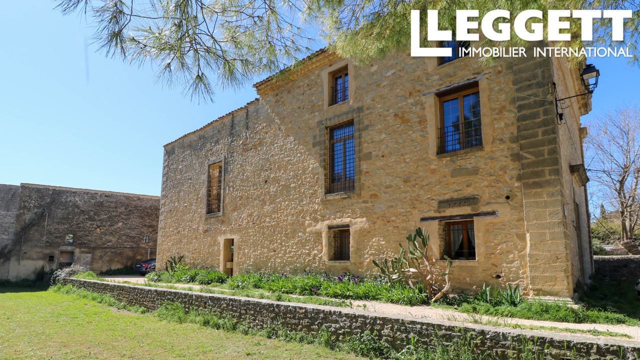 L'ancien temple à rénover dans un charmant village avec commerces à seulement 4 km d'Uzès