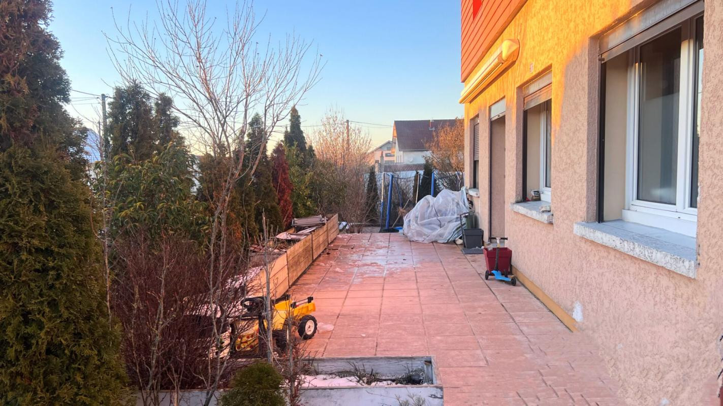 ATELIER 288 m2 avec  bureau et  4 appartements loués