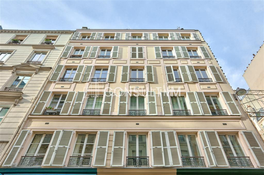 A louer, bureaux climatisés avec belle verrière zénithale