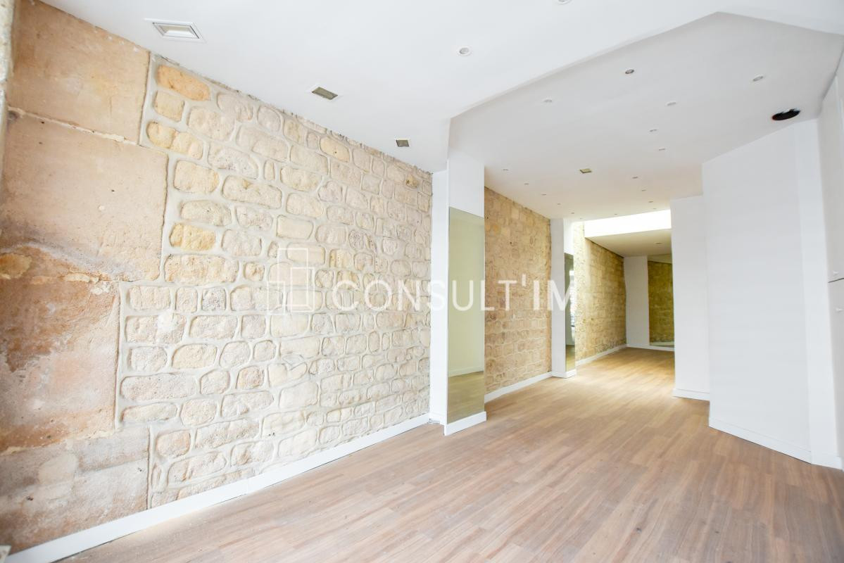 Place Léon Blum boutique 48 m² de plain-pied