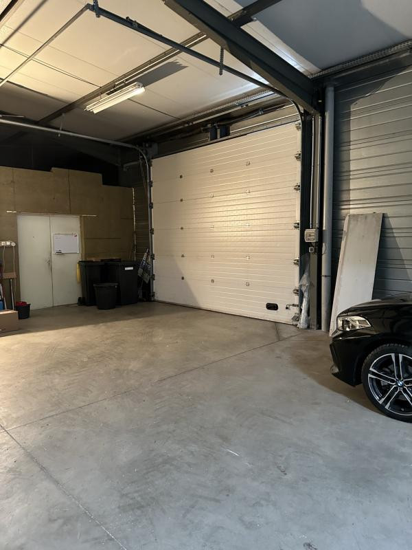 EXCLUSIVITÉ - BÂTIMENT ARTISANAL/COMMERCIAL 304 m²