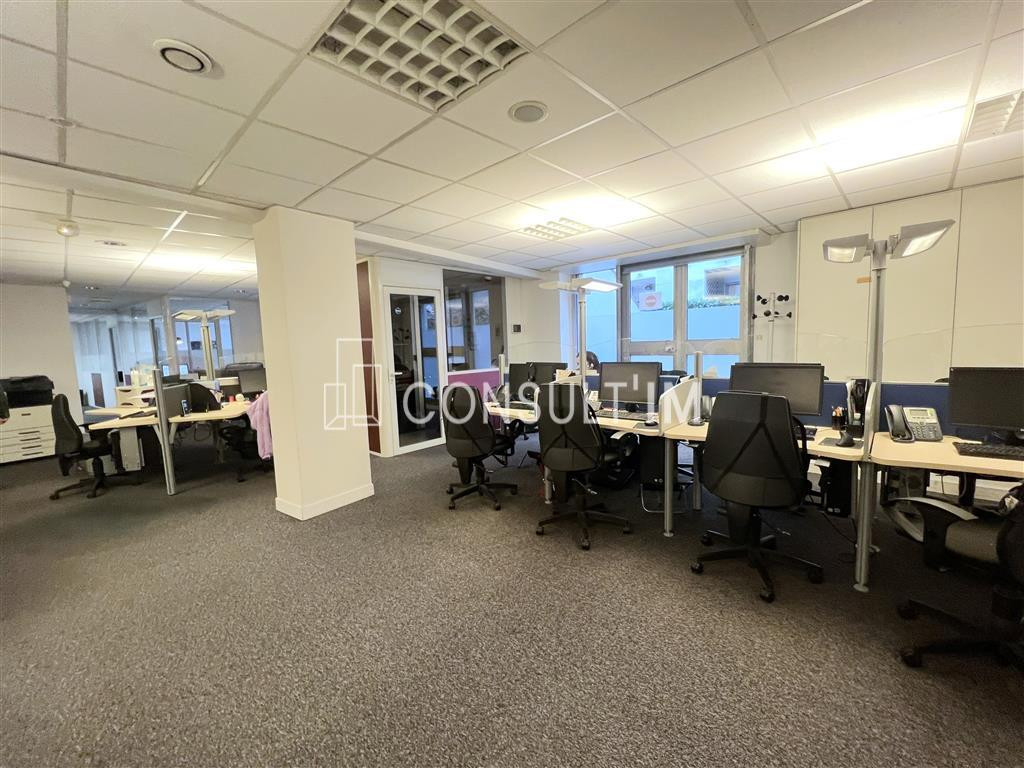 Bureaux en très bon état à louer aux pieds du métro Saint-Mandé
