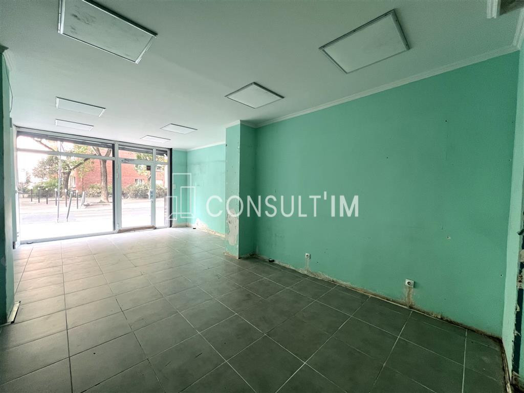 Boutique à louer à Plaisance dans le quartier commerçant