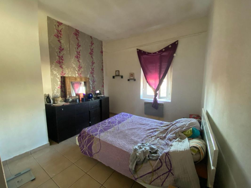 Immeuble - Local commercial + 4 appartements