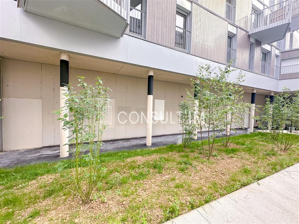 Porte de Clichy, local commercial de 171 m²