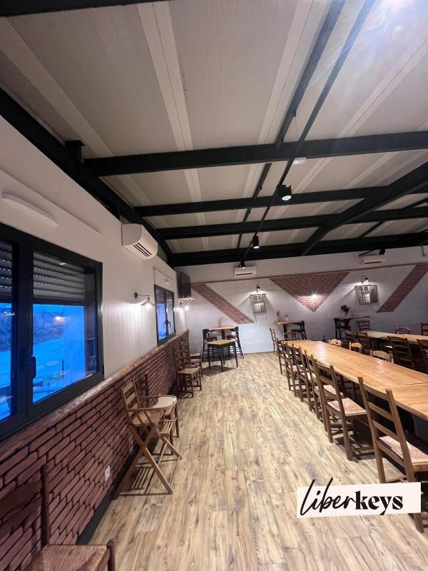 Aux portes de Vannes – Bâtiment Commercial récent divisible 470 m²