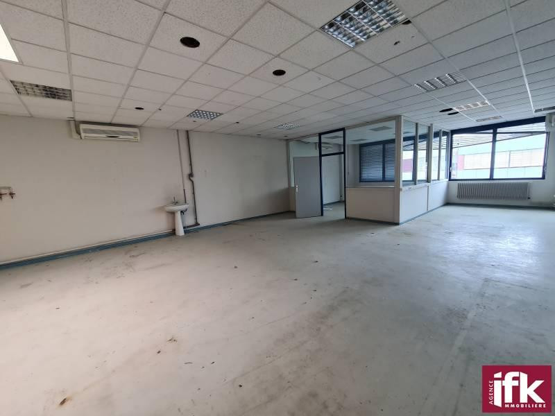 Local professionnel de 315m²