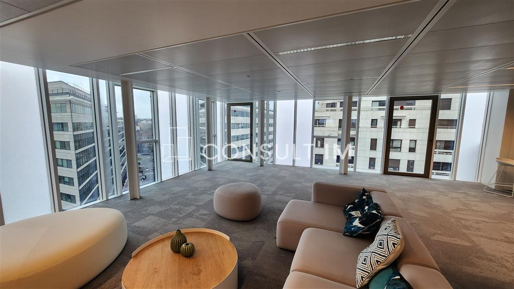 A louer des bureaux lumineux de 594 m²