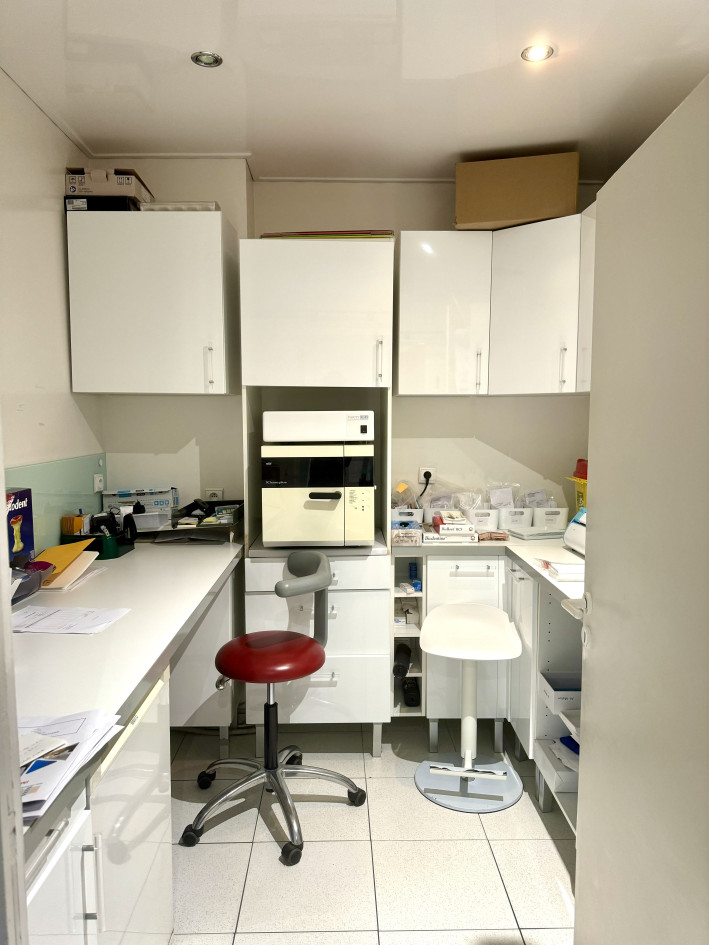 Loue 2 cabinets dentaires équipés sur Arles