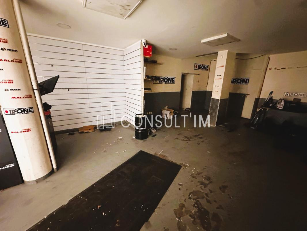 A proximité du métro, une boutique à louer de 37,4 m²