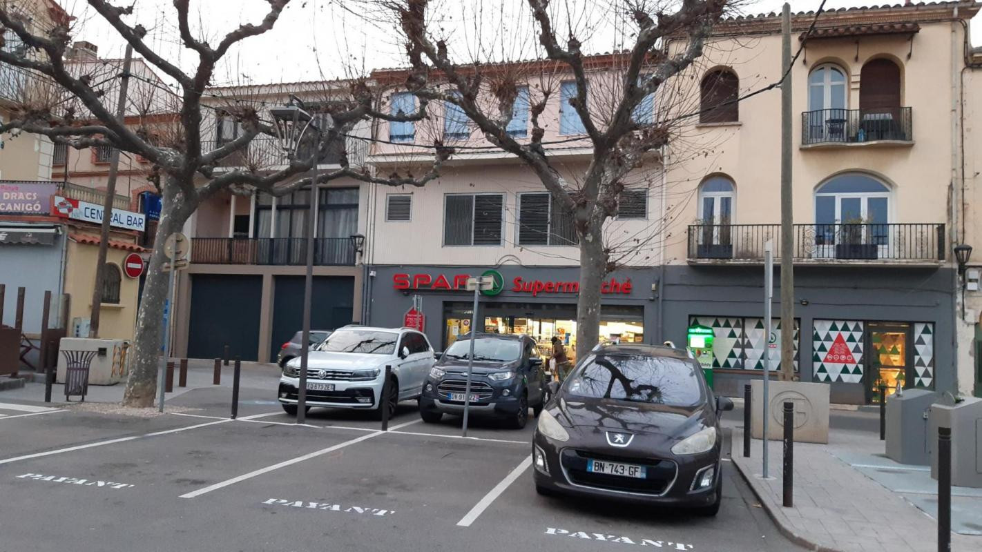 Local en plateau de 175 m² en rez-de-chaussée avec sanitaires
