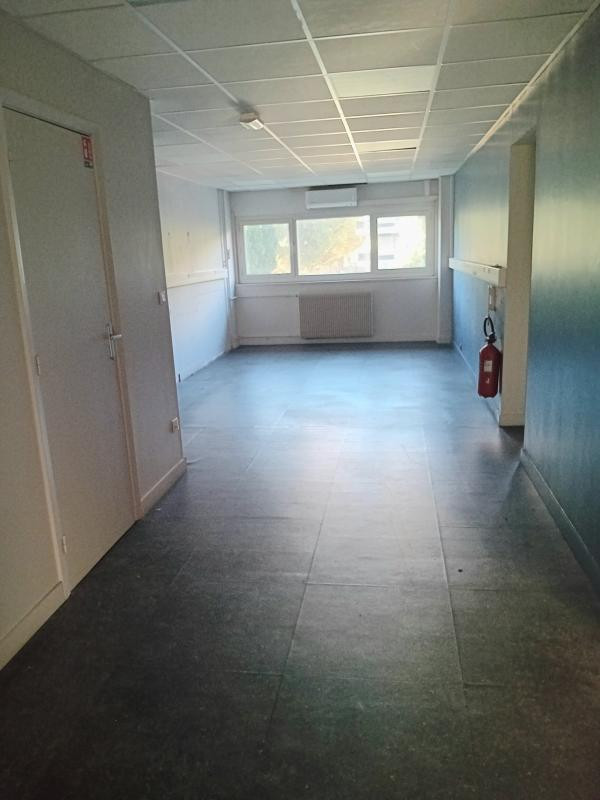 SANS FRAIS - LOCAL 97m² MICHELET PRADO