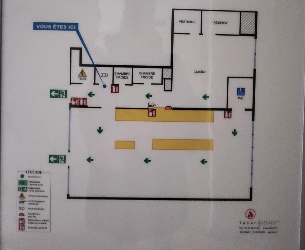 A toute procximité du centre de Courbevoie et de la Défense