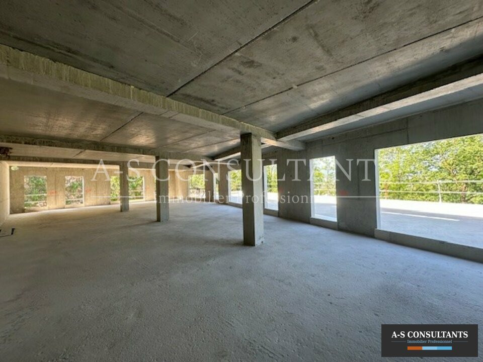 BUREAUX - LOCAUX PRO à louer