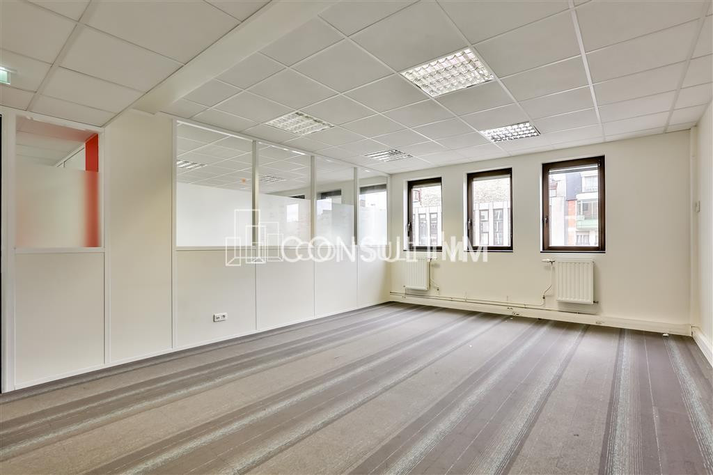 A louer bureaux au coeur de Clichy avec accès PMR