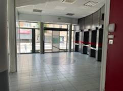 SANS FRAIS - Local commercial 165m² + parkings - Saint Ruf