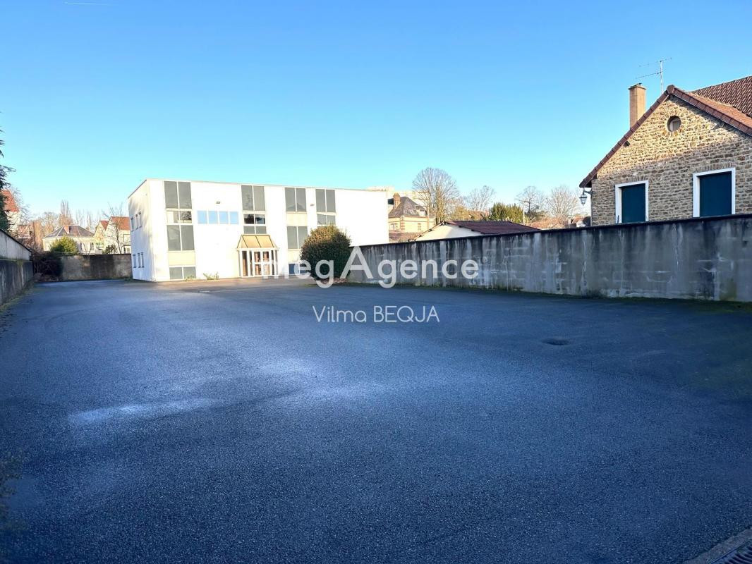 LOCAL COMMERCIAL 468 M²