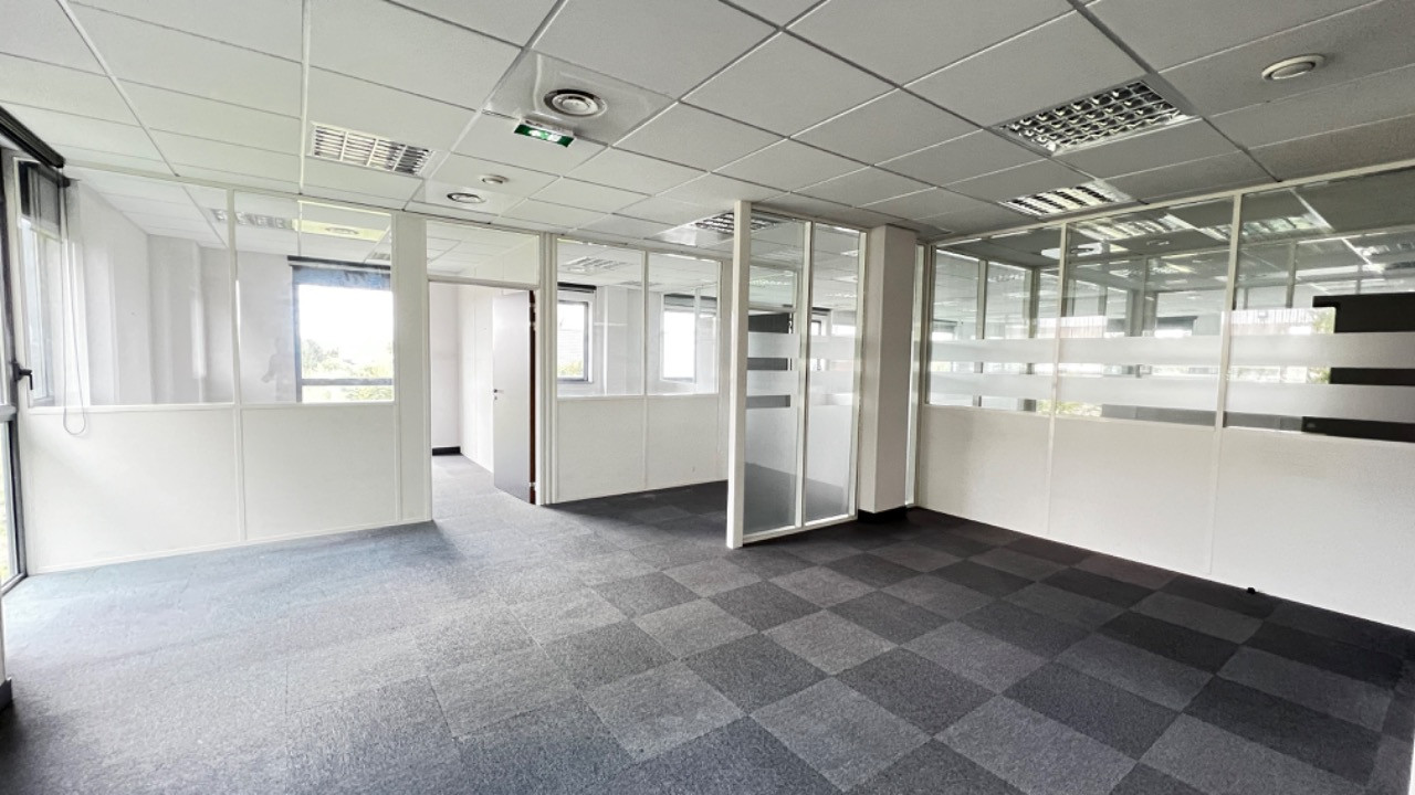 Plusieurs bureaux de 110 à 3000 m2