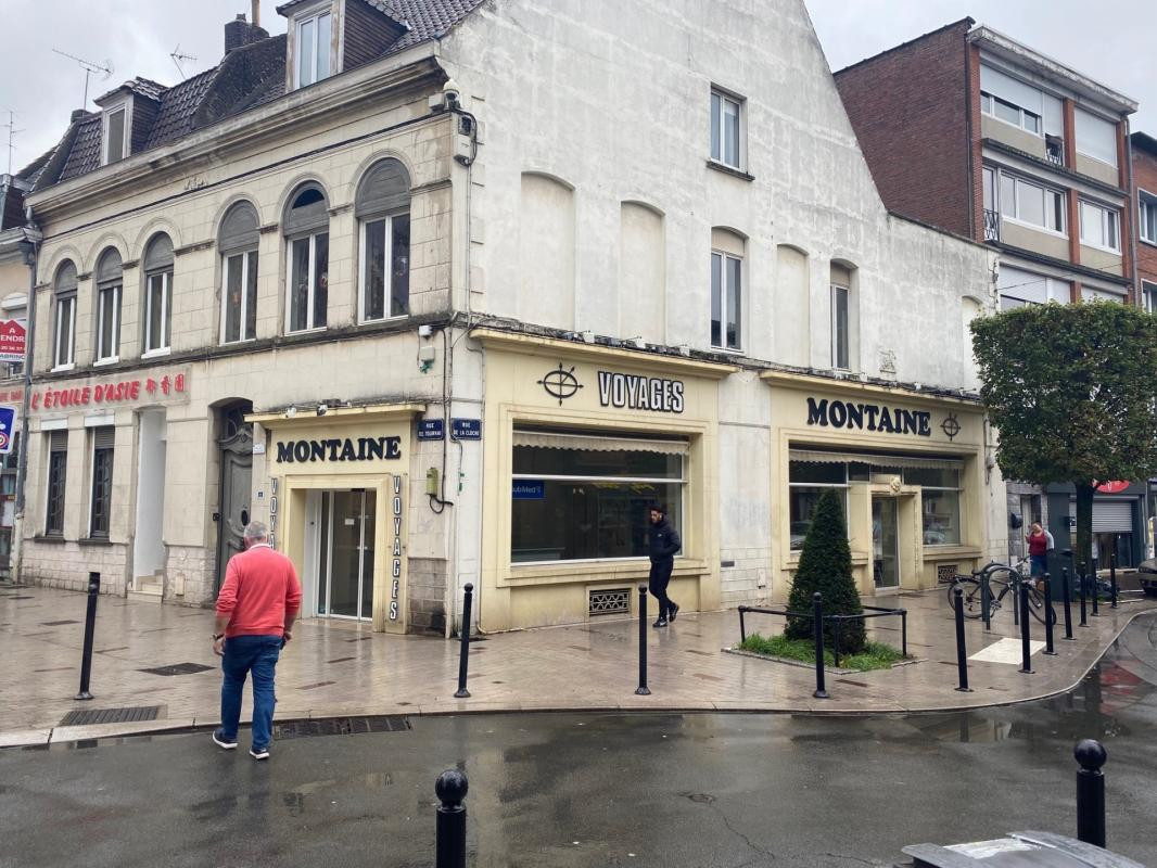 Exclusivité - immeuble commercial emplacement de premier ordre au pied de Auchan city