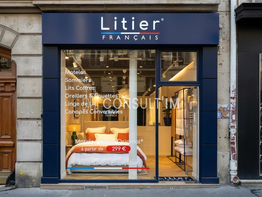 Une jolie boutique est à la location dans le marais