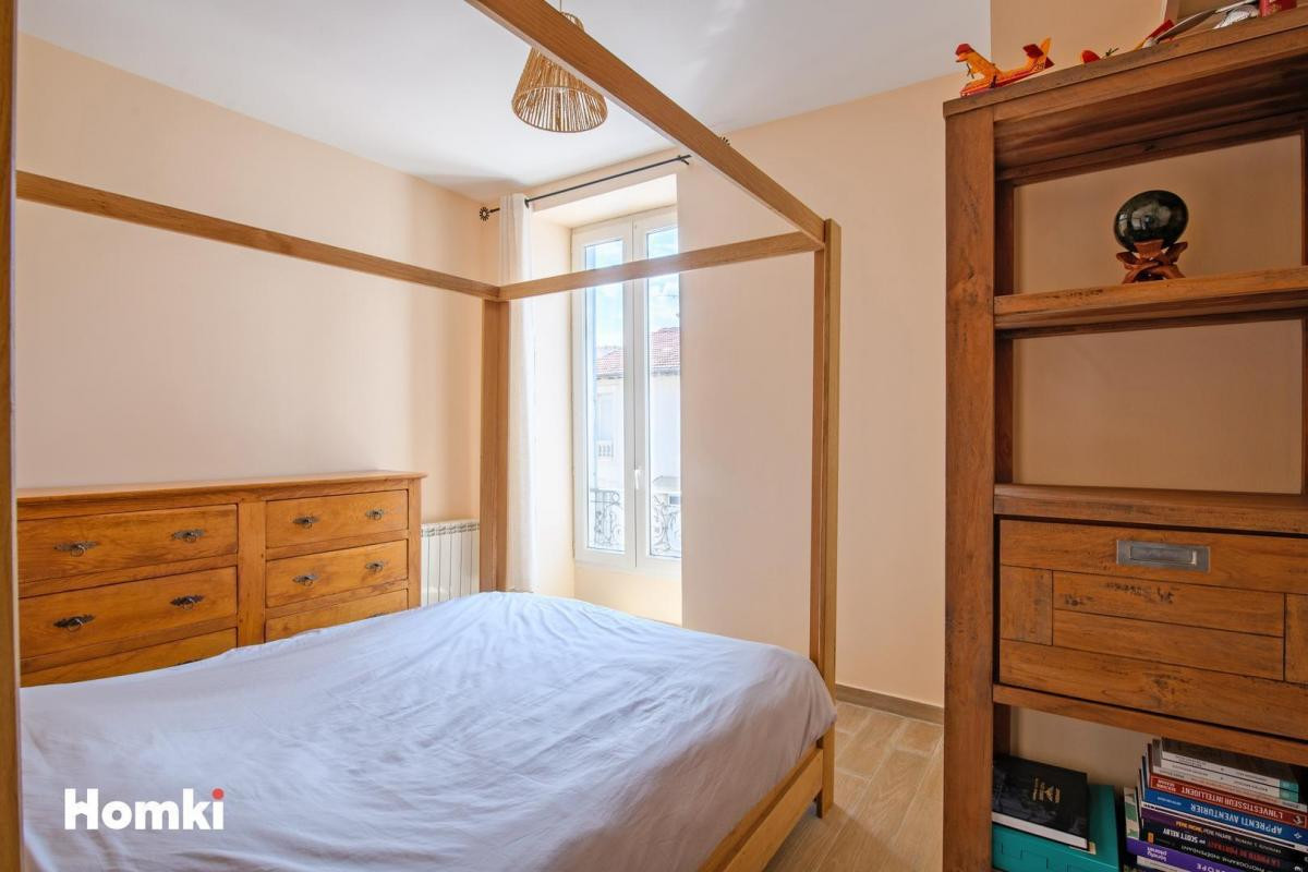 Belle opportunité Immeuble de rapport 4 Lots 202m² centre-ville de Nîmes place Severine excellente r