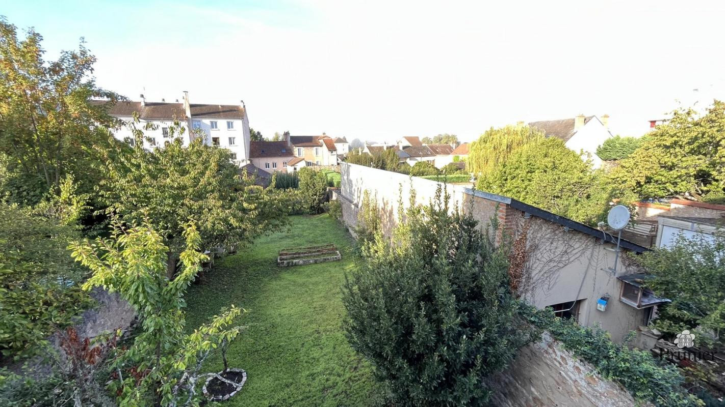 Immeuble commercial et d'habitation à vendre en centre ville