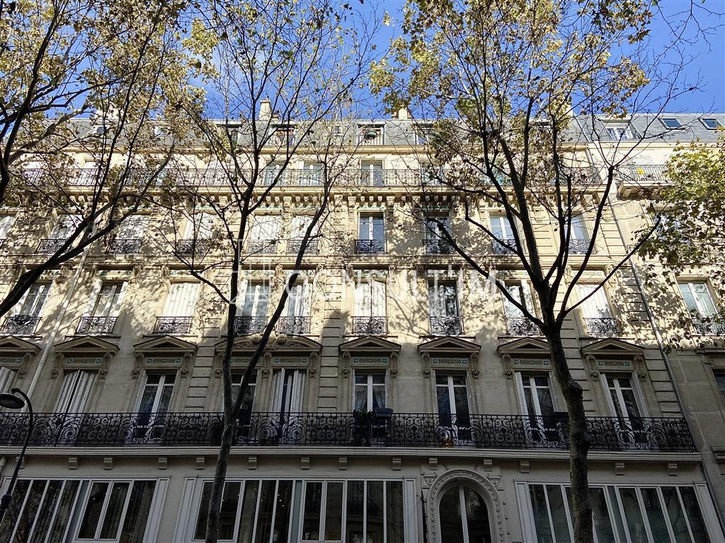Bureaux très lumineux à proximité de Gare du Nord