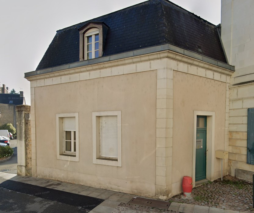 LOCAL COMMERCIAL A LA FLECHE