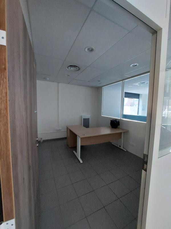 LOCAL PROFESSIONNEL OU COMMERCIAL - MONTEUX (84)