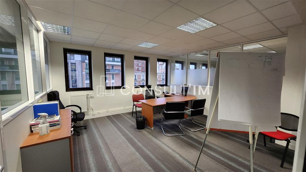 A louer bureaux au coeur de Clichy avec accès PMR