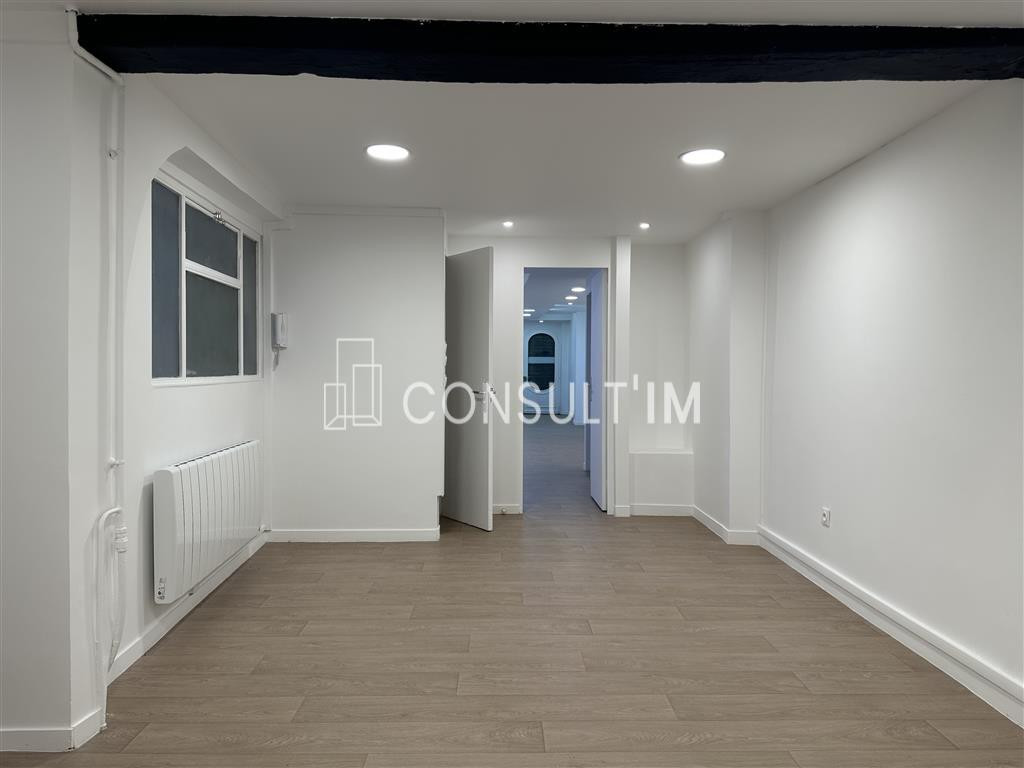 Bureaux sur rue et sous-sol