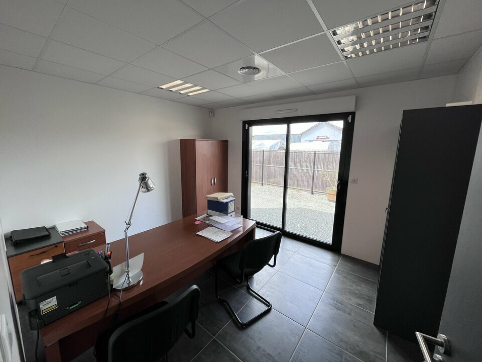 BUREAUX / LOCAL PROFESSIONNEL à vendre