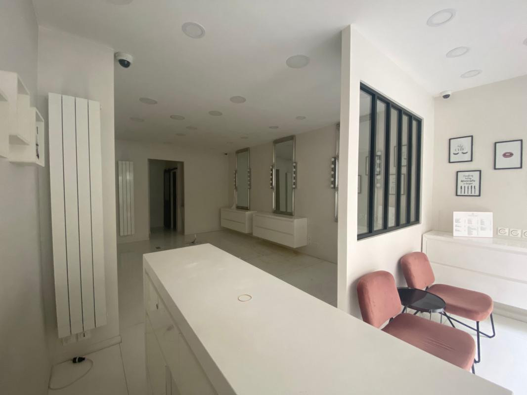Proche rue de Lévis, boutique de 37 m²