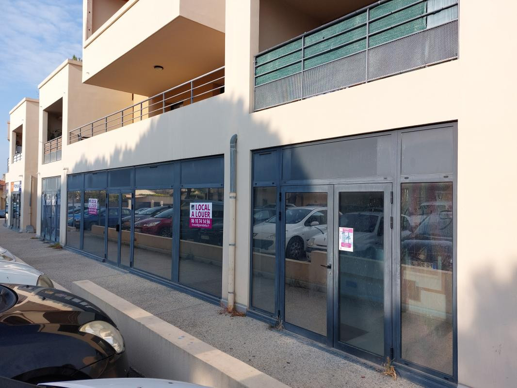LOCAL PROFESSIONNEL OU COMMERCIAL - MONTEUX (84)