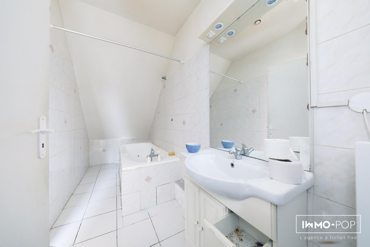 Immeuble de 340m² en R+3 + jardin située à Clermont