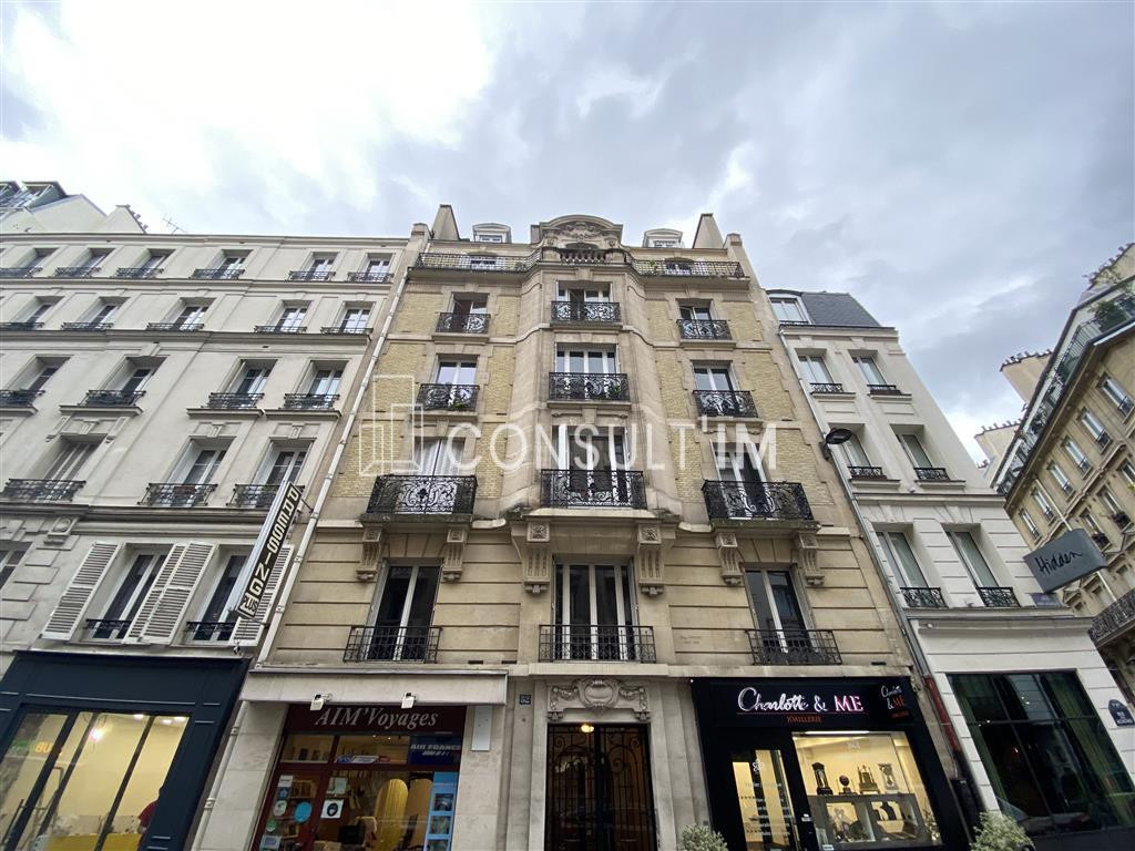 Surface de bureaux idéalement située entre Wagram et la Place de l'Etoile