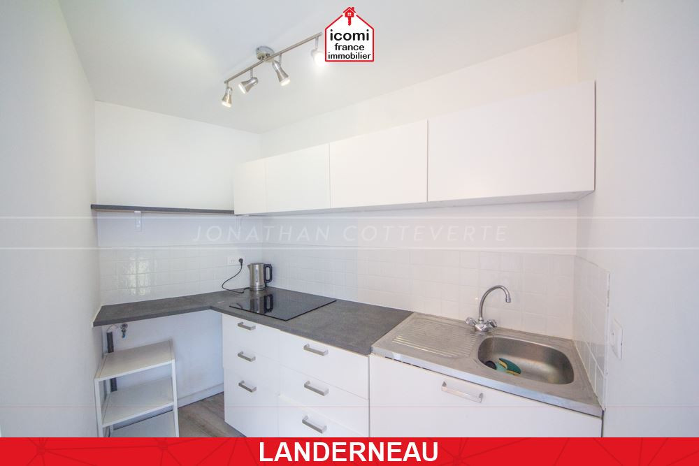 FINISTERE - Landerneau (29800) - A VENDRE - IMMEUBLE - 2 APPARTEMENTS POSSIBLE - PMR - DPE C - GRANDS VOLUMES - CENTRE VILLE - RARE