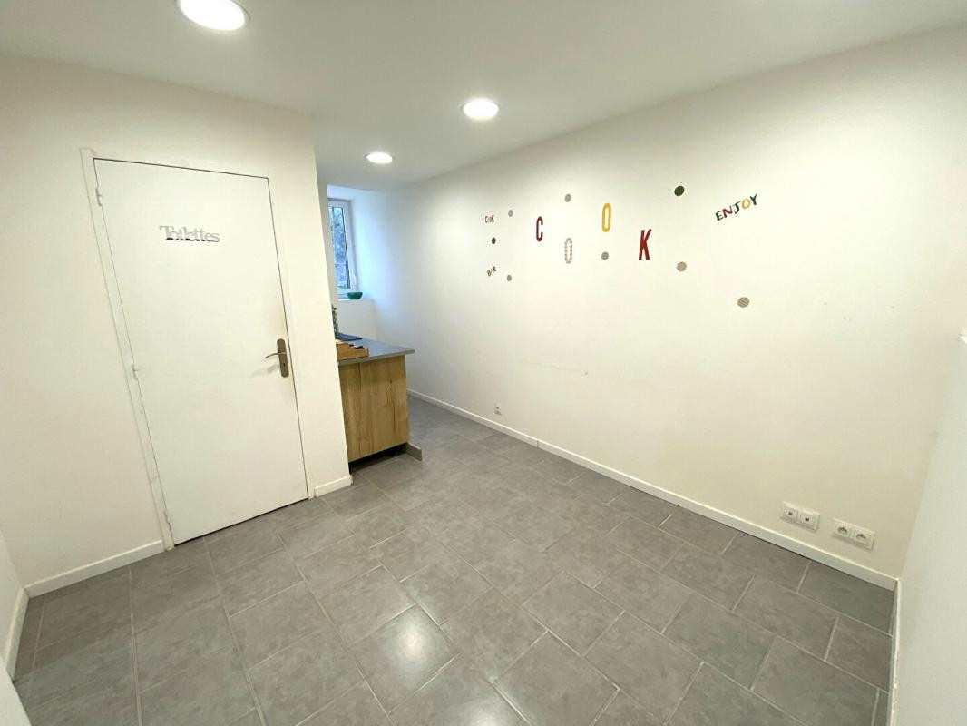 Location Local commercial / Bureau - 52 m² - Le Luc-en-Provence