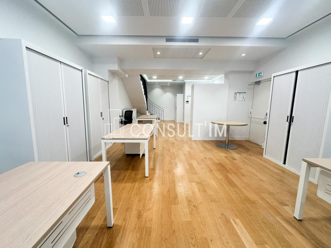 Bureaux lumineux entièrement rénovés, câblés et climatisés