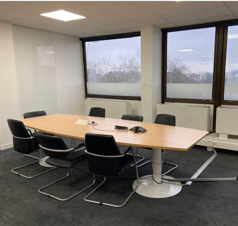 Aux bureaux de la colline, A LOUER, 132 m² en plug and play, en excellent état