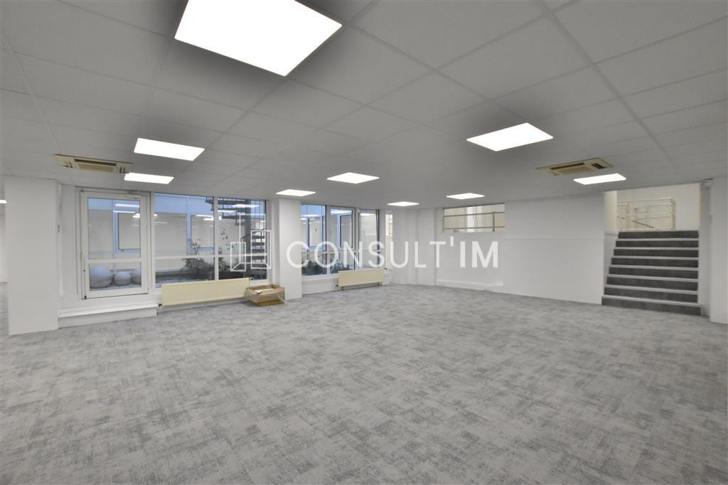 Rue du Louvre bureaux en R+1 de 516 m²