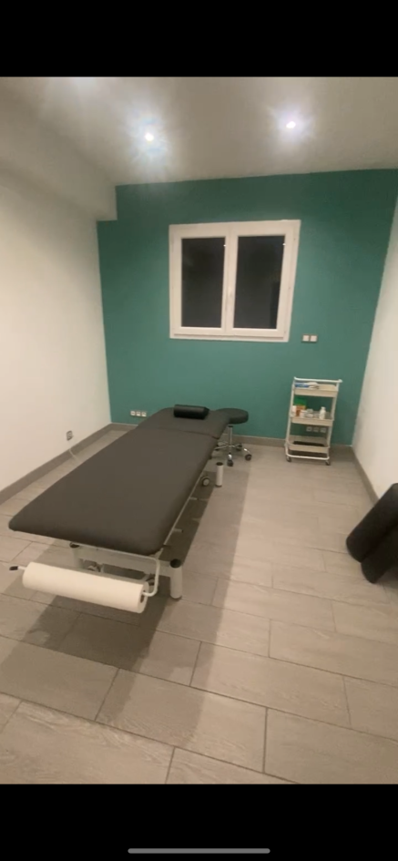 Local medical / paramedical