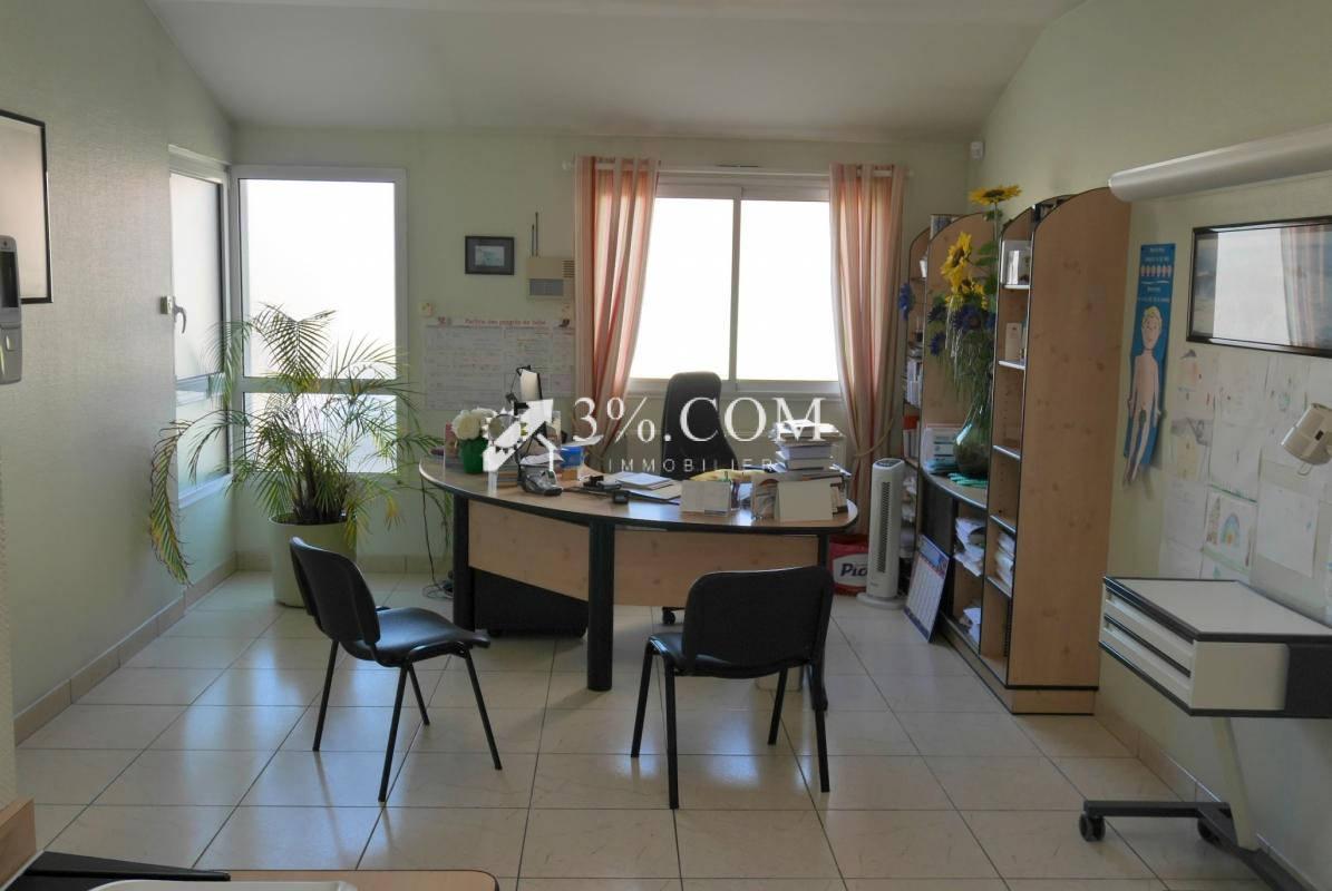LOCAL Professionnel Cabinet Médical 128 m2 + STUDIO et JARDI