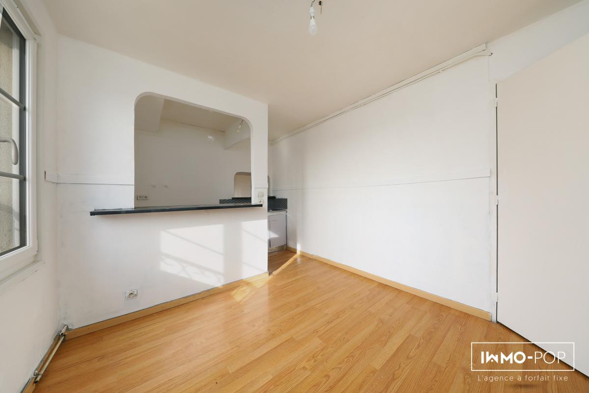 Immeuble de 340m² en R+3 + jardin située à Clermont