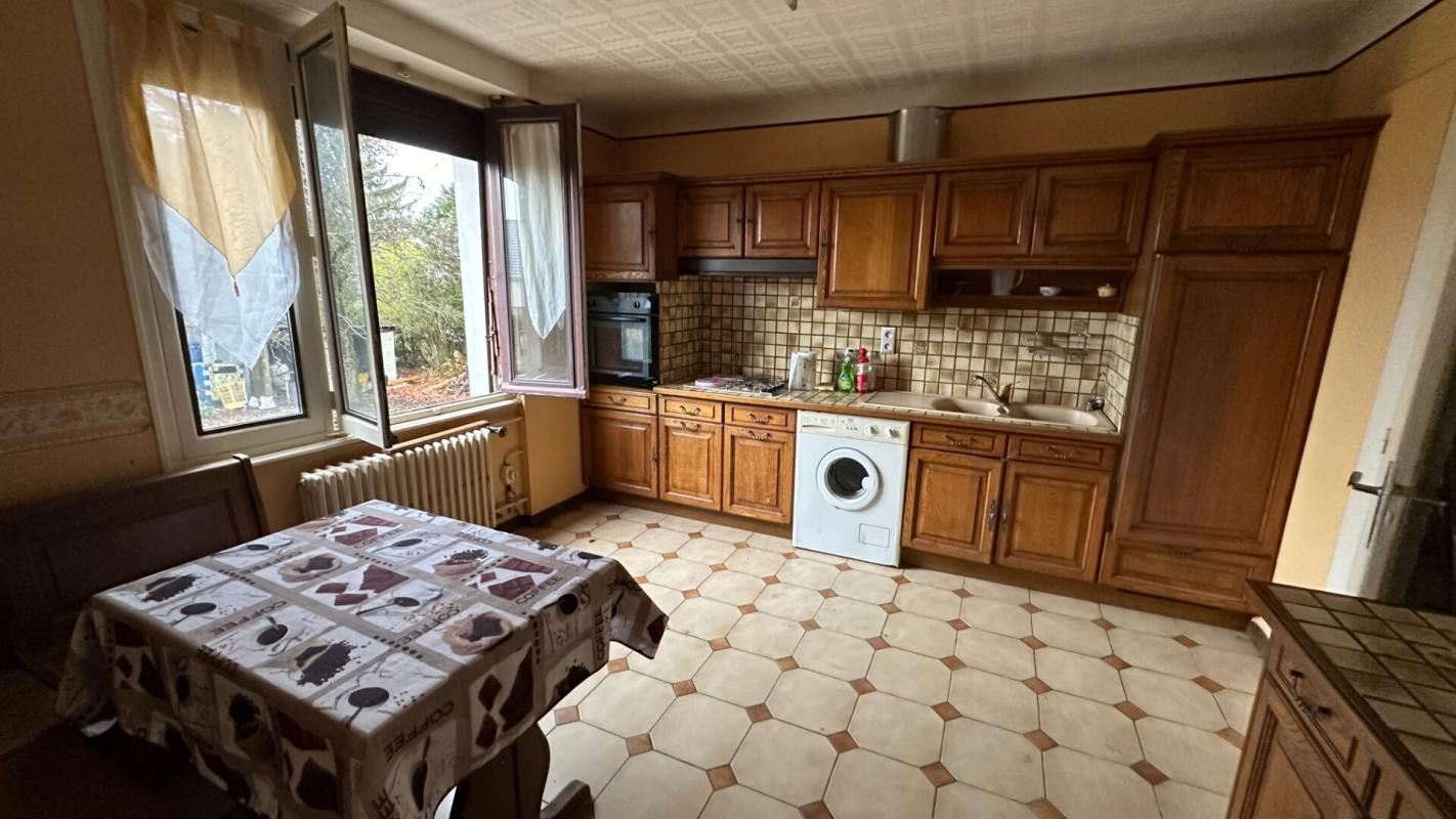 Immeuble de 4 appartements (dont 2 terminés)