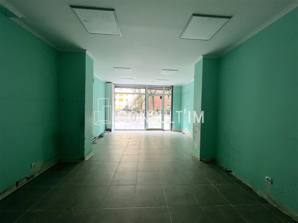 Boutique à louer à Plaisance dans le quartier commerçant