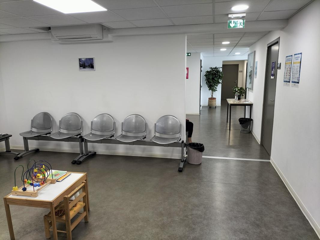 Local commercial T 20m² - Mériel - 9149.98.7.7