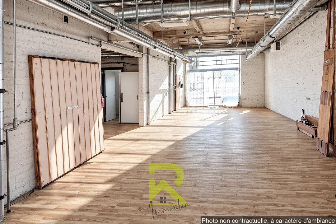 Local Commercial Polyvalent de 200 m2 avec Grande Vitrine su