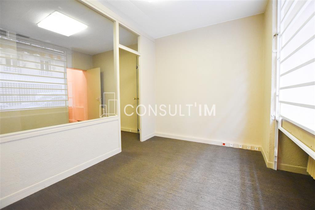 Bureaux à vendre à la lisière du 7eme arrondissement