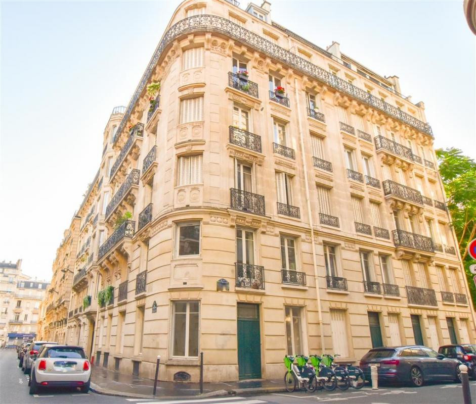 A proximité des Batignolles, à louer local d'une surface de 42m²